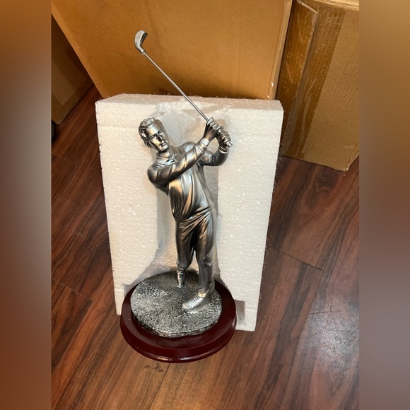 New Silver Golf Male Statue - Picture 3 of 3
